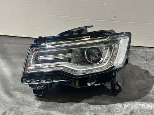 Jeep Grand Cherokee WK LHS Left Xenon Headlight 68111037AI