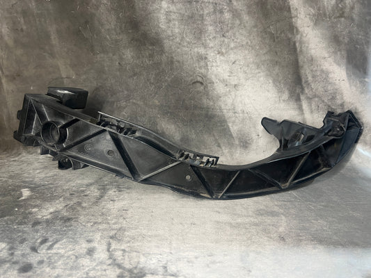 BMW 1 SERIES E81 E82 E87 LEFT HEADLIGHT SUPPORT MOUNTING BRACKET 51647120823 - LRI Autoparts