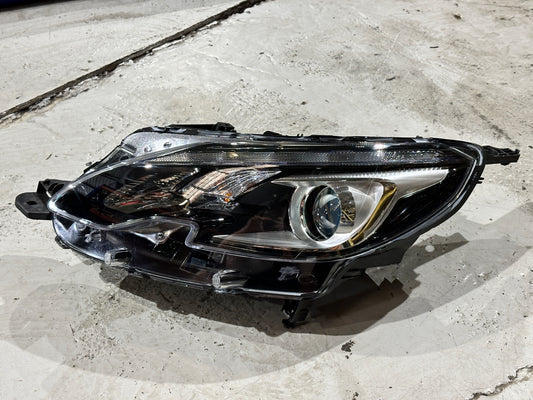 Peugeot 2008 A94 LHS LEFT Headlight 9825313780