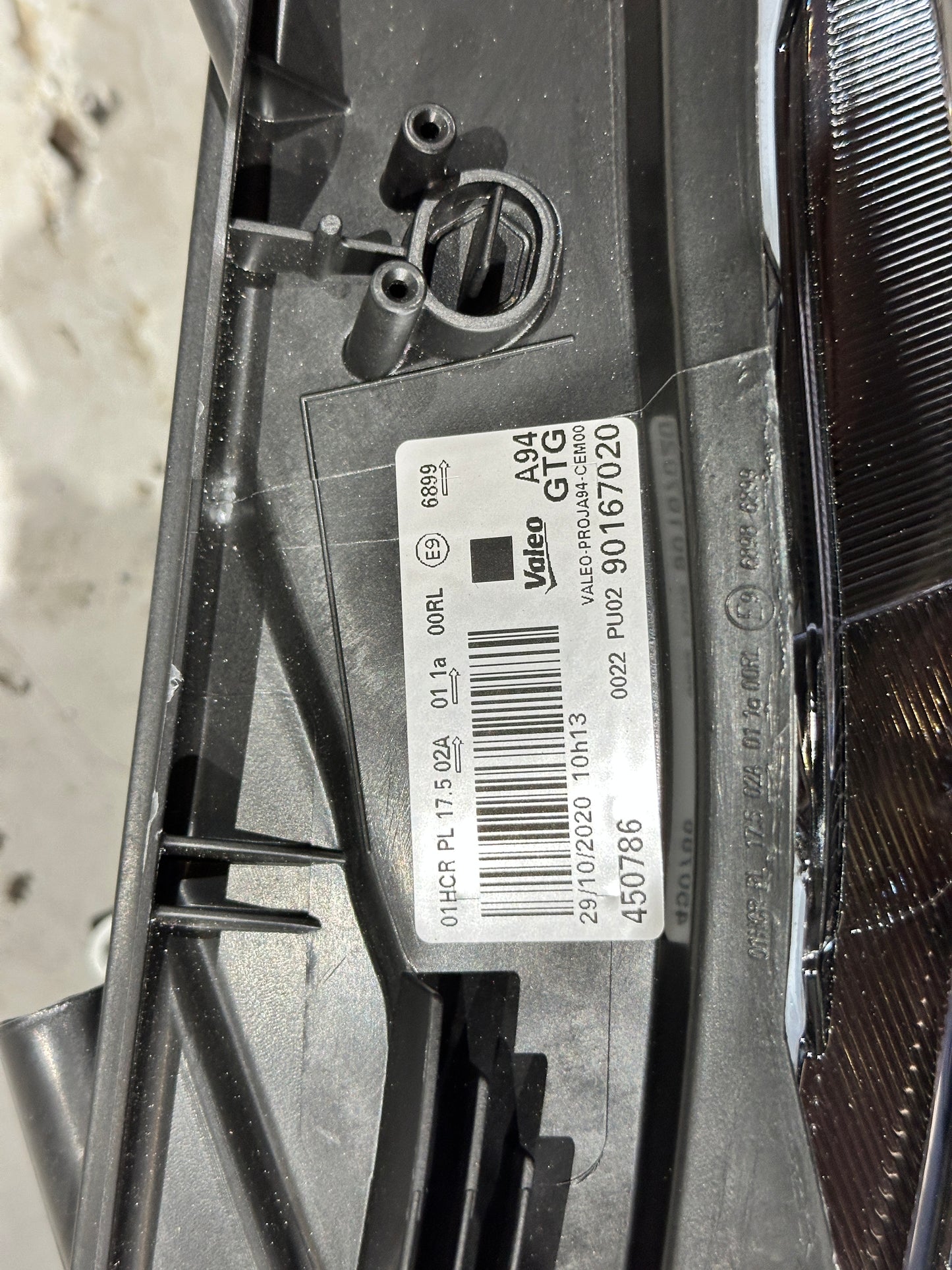 Peugeot 2008 A94 LHS LEFT Headlight 9825313780