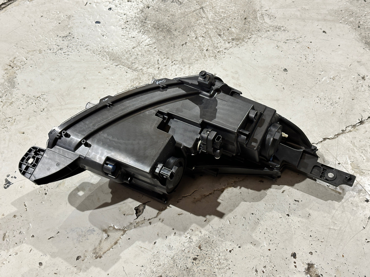 Peugeot 2008 A94 LHS LEFT Headlight 9825313780