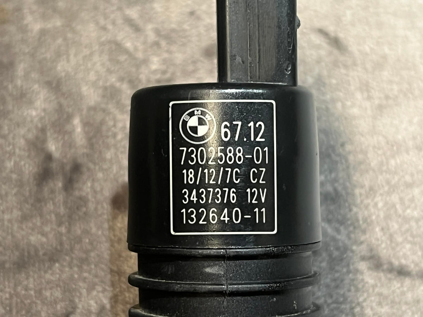 BMW 1 3 X SERIES HEADLIGHT WASHER FLUID PUMP 7302588