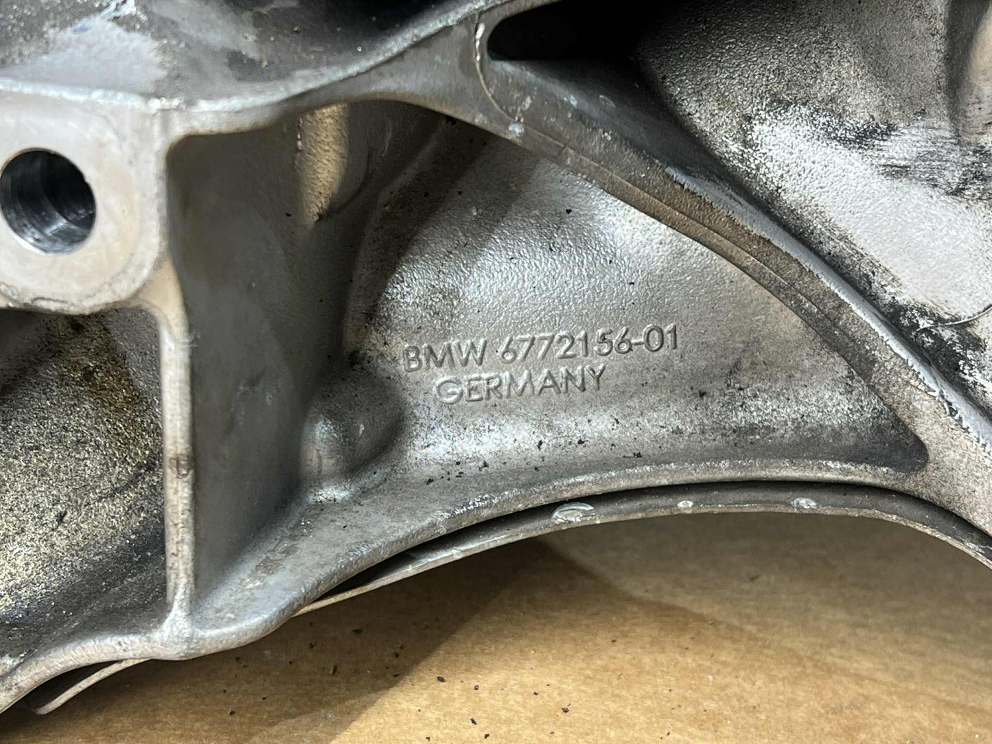 BMW 1 3 SERIES N54 RHS RIGHT SIDE ENGINE SUPPORT BRACKET 6772156