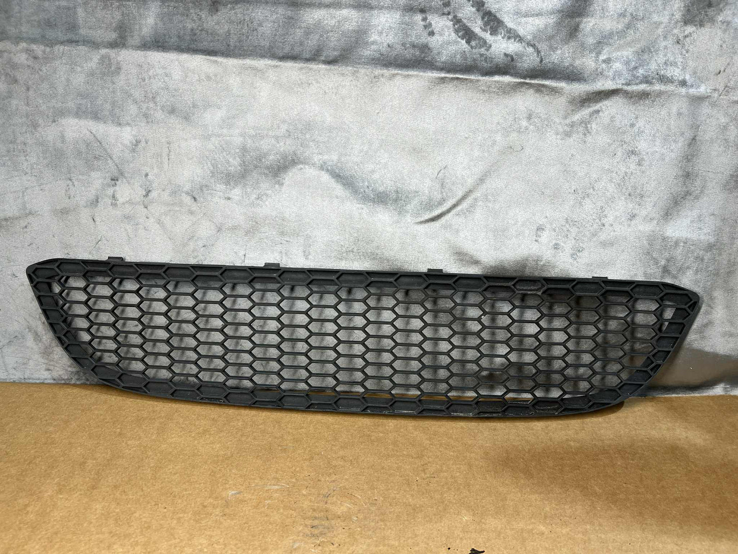 BMW 1 SERIES E87 M-SPORT FRONT BUMPER GRILLE 7906809