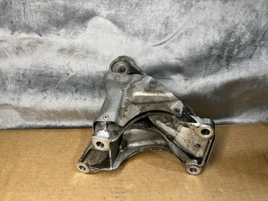 BMW 1 3 SERIES N54 RHS RIGHT SIDE ENGINE SUPPORT BRACKET 6772156