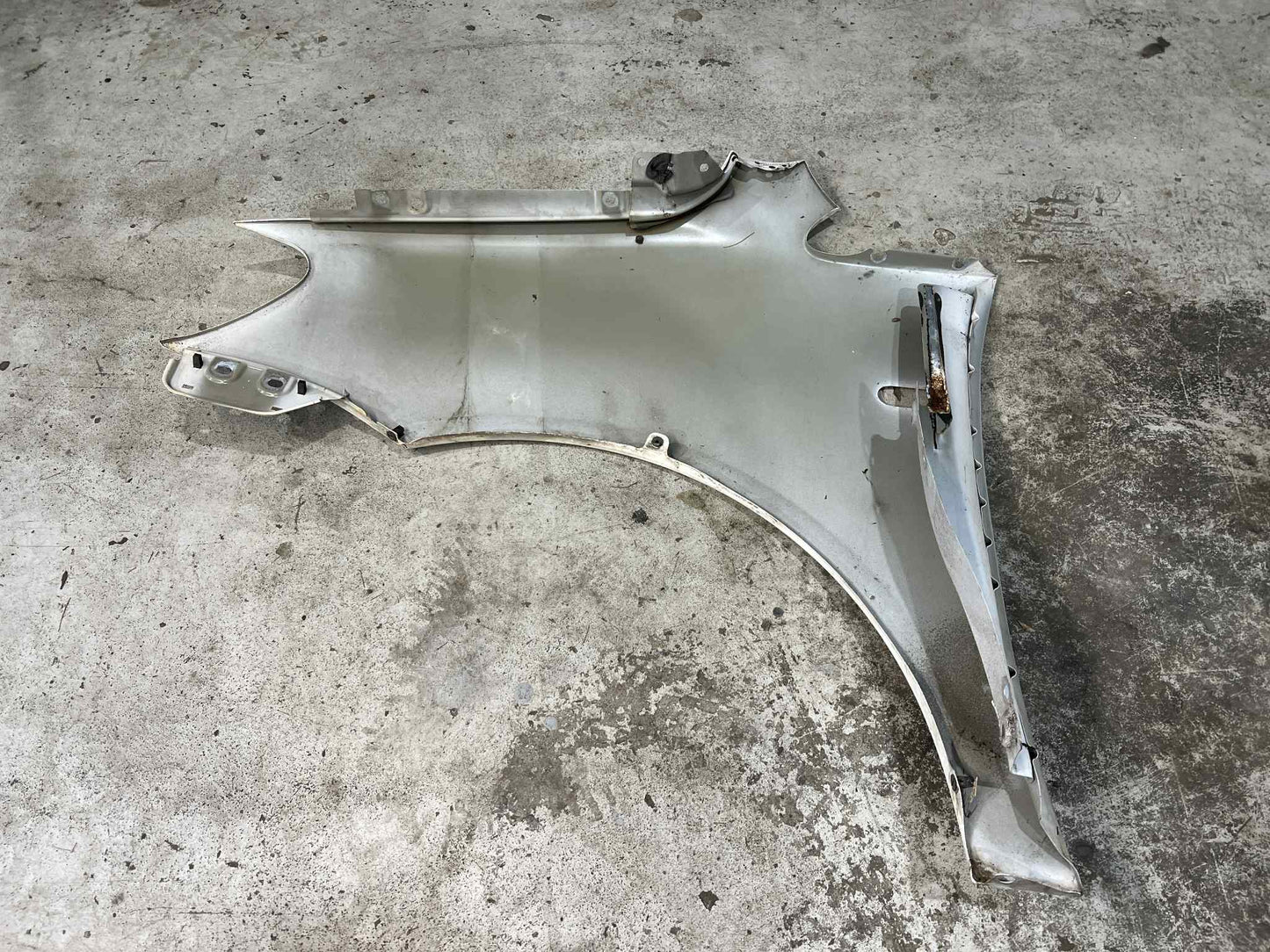 VW CADDY 2010-2015 FRONT LEFT GUARD