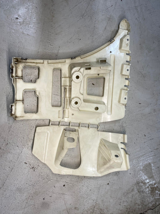 BMW 1 SERIES E82 E88 REAR RIGHT BUMPER BRACKET 8045508