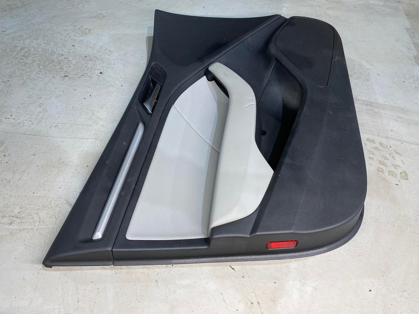 AUDI A3 8V FRONT LEFT PASSENGER DOOR CARD - LRI Autoparts