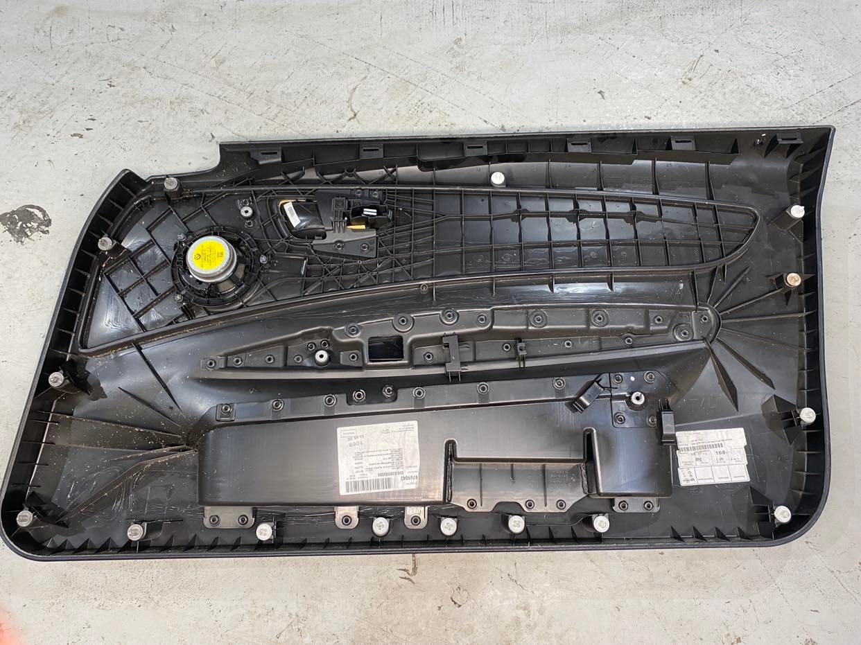 BMW 1 SERIES E82 E88 FRONT LEFT PASSENGER DOOR CARD
