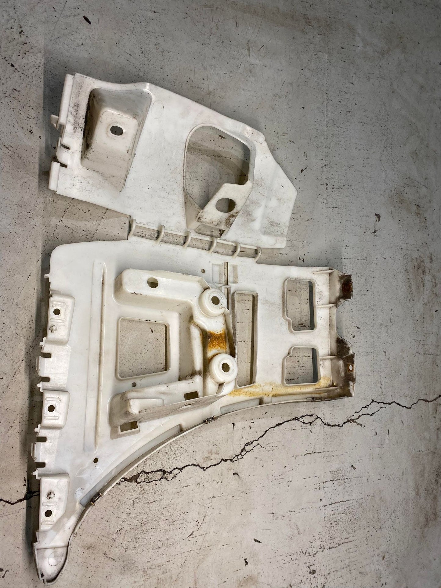 BMW 1 SERIES E82 E88 REAR RIGHT BUMPER BRACKET 8045508