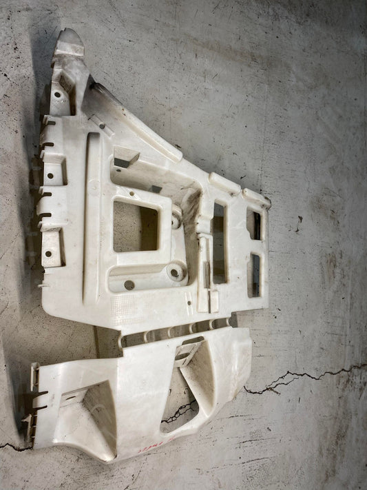 BMW 1 SERIES E82 E88 REAR RIGHT BUMPER BRACKET 8045508