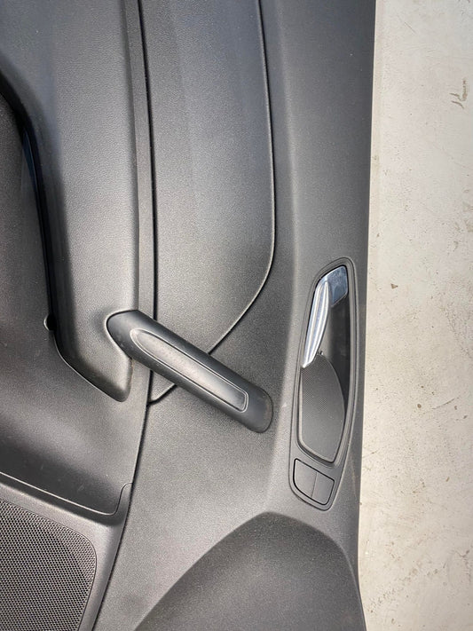 AUDI A1 FRONT LEFT PASSENGER DOOR CARD