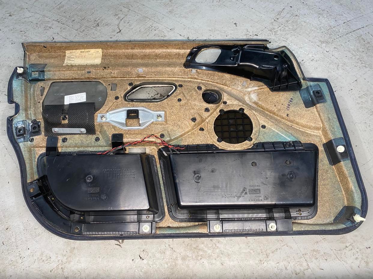BMW 5 SERIES E39 FRONT RIGHT DRIVERS DOOR