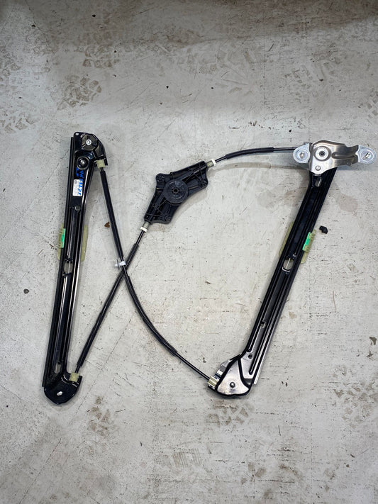VW GOLF MK7 FRONT RIGHT WINDOW REGULATOR 5G4837462