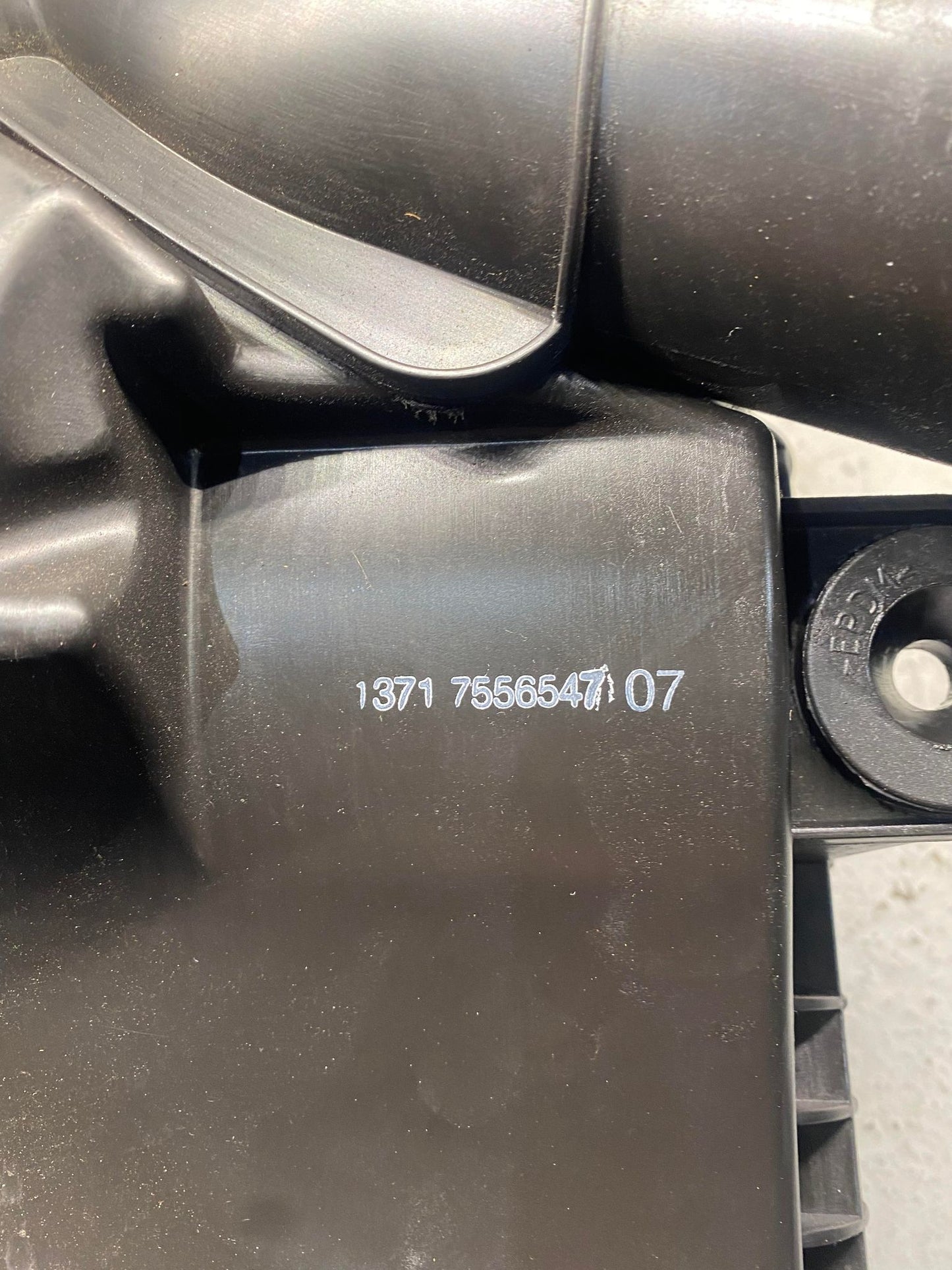 BMW 1 3 SERIES N54 135I 335I AIR INTAKE 7556547