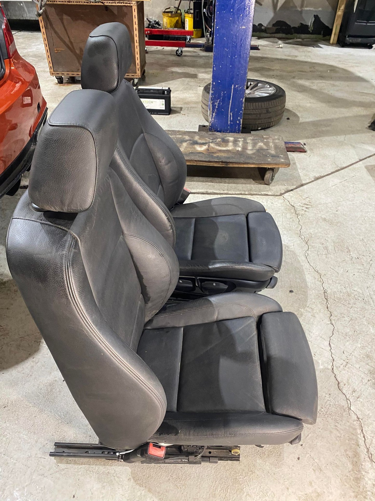 BMW 1 SERIES E82 E88 FRONT SEATS