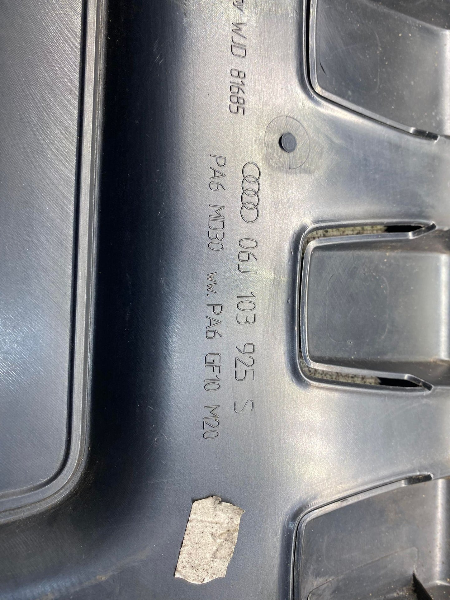 AUDI A3 1.8T ENGINE COVERING 06J103925S
