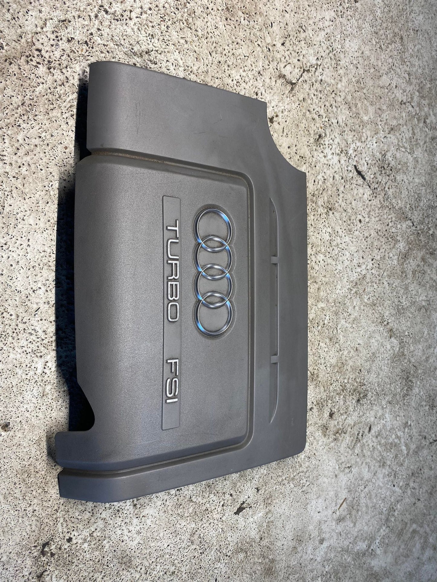AUDI A3 1.8T ENGINE COVERING 06J103925
