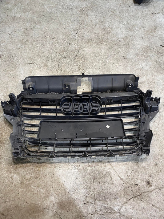 AUDI A3 8V FRONT GRILLE 8V3853651