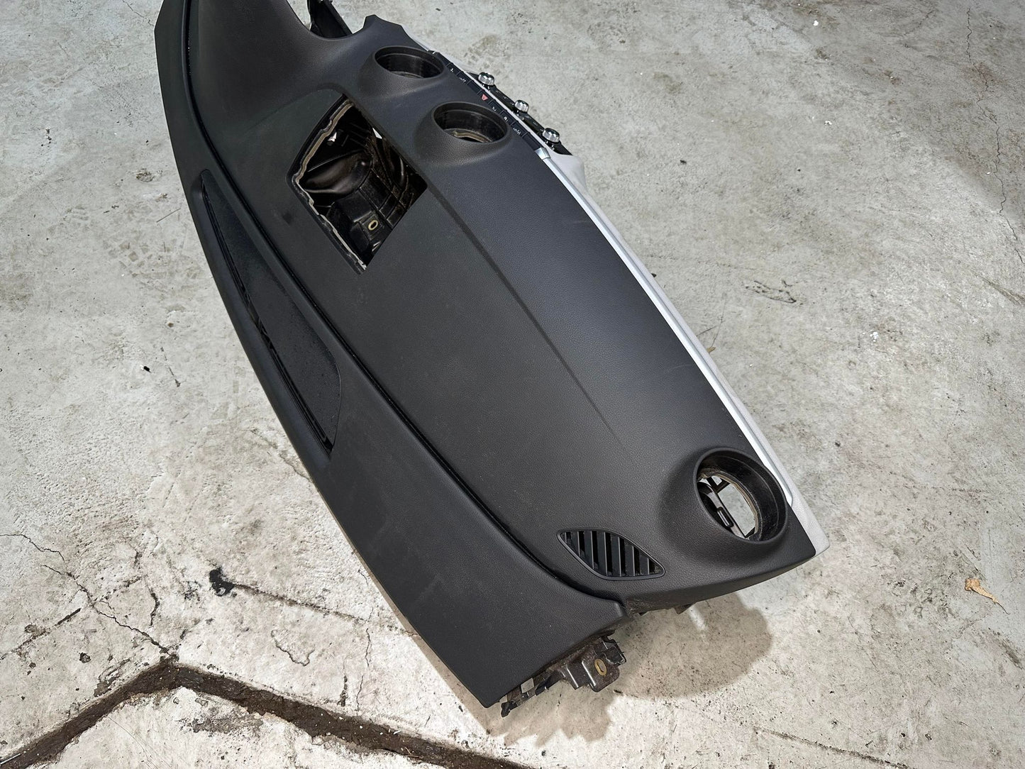 AUDI A3 8V DASHBOARD COMPLETE WITH AIRBAG 8V2857001H 8V0880204E