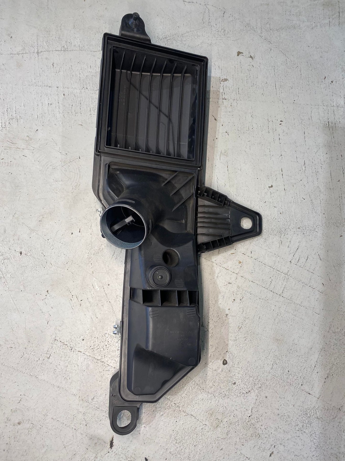 BMW 1 2 3 4 SERIES N20 AIR FILTER BOX 70516658