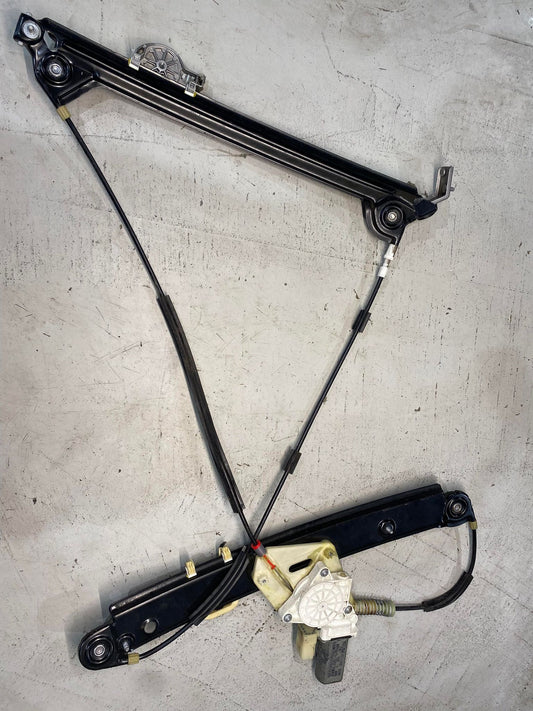 BMW 1 SERIES E87 FRONT RIGHT WINDOW REGULATOR 7286142