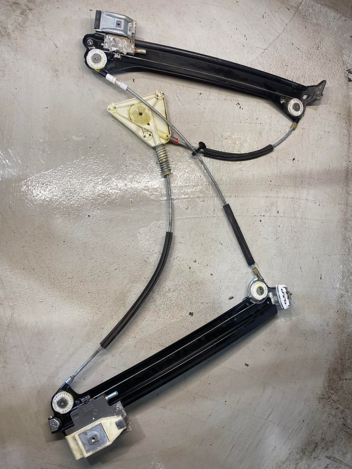 AUDI A3 8P COUPE FRONT RIGHT WINDOW REGULATOR 8P7837462F