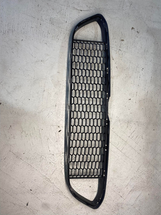 BMW 3 SERIES E92 E93 CENTRE LOWER GRILLE 8047402
