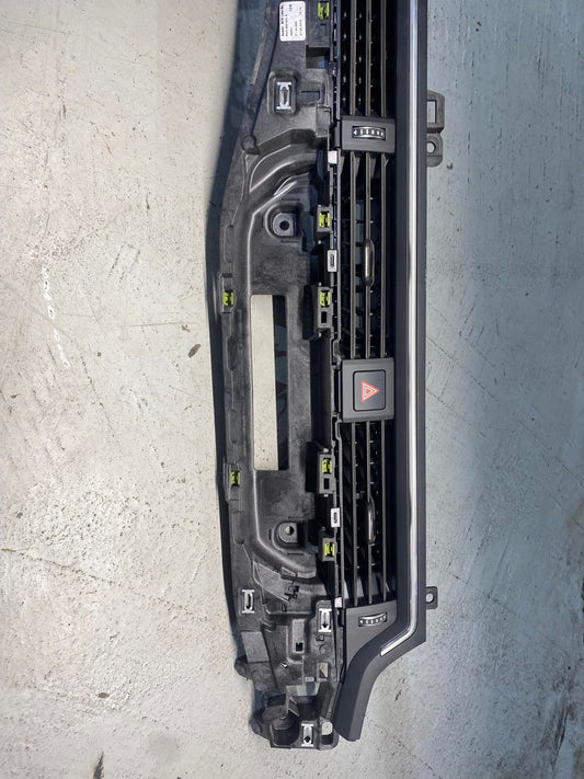 AUDI A4 A5 DASHBOARD FRONT AIR VENT 8W2820901