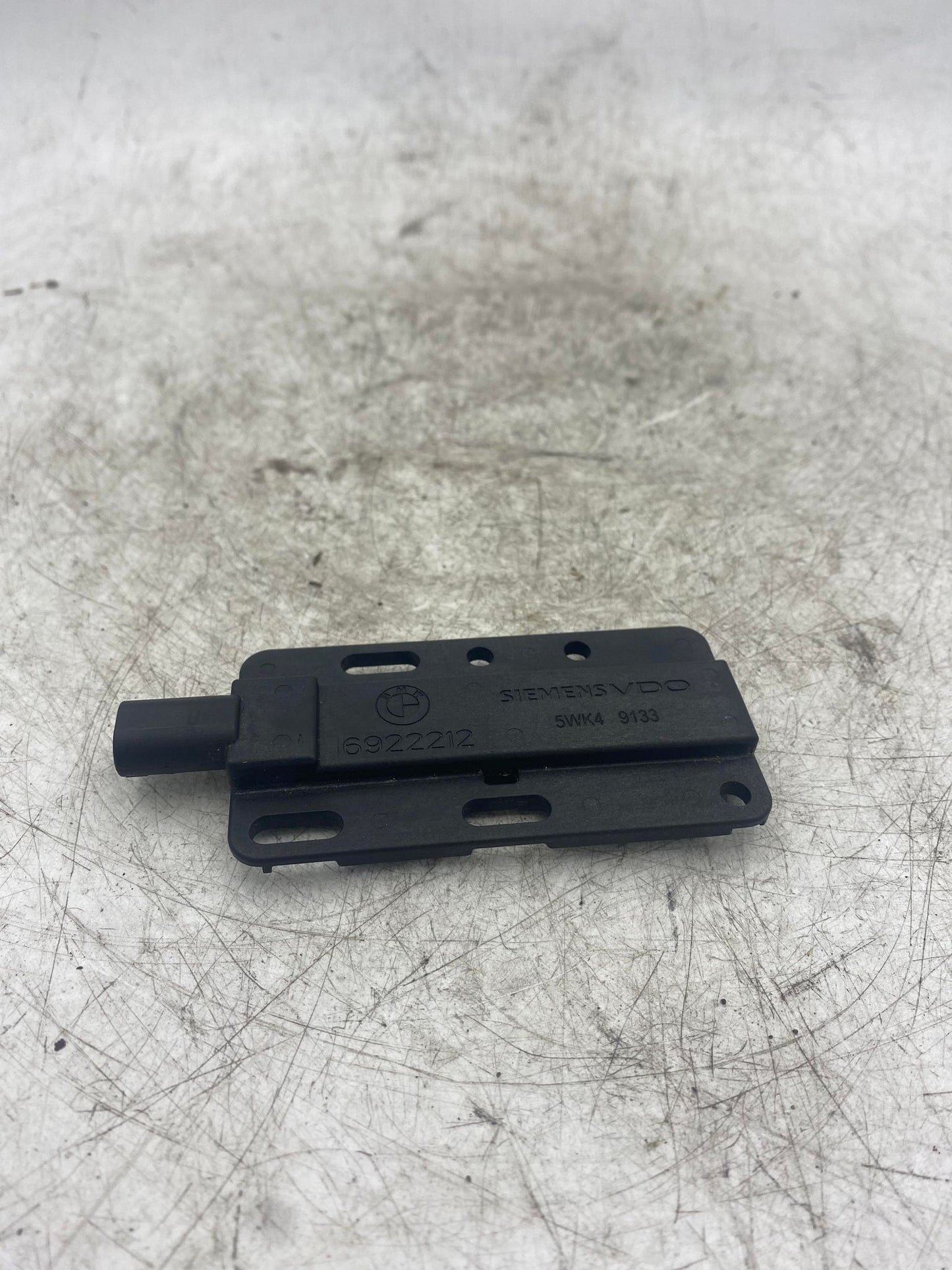 BMW 1 3 5 X SERIES KEYLESS ACCESS ANTENNA MODULE 6922212