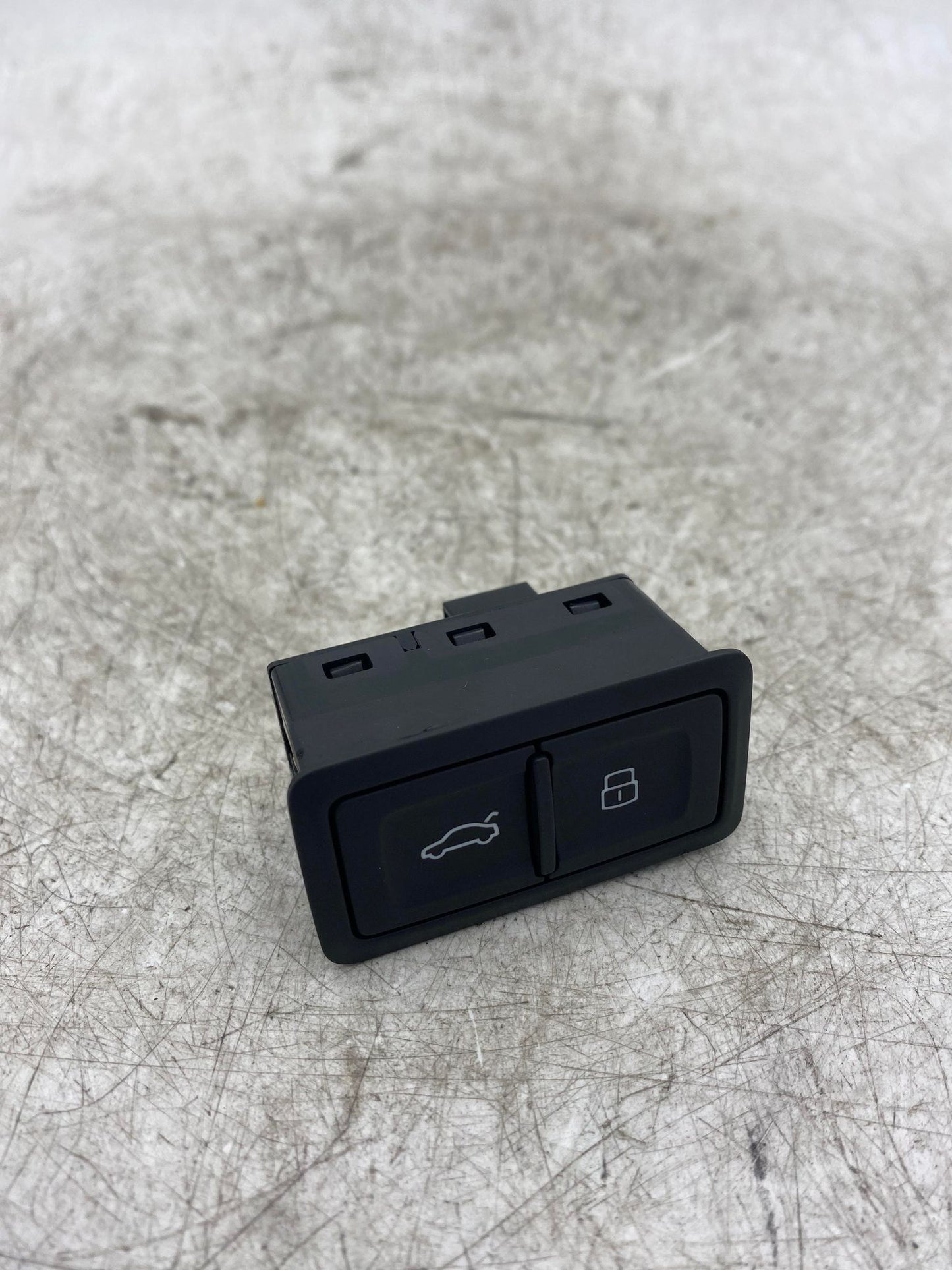 AUDI A5 8T REAR BOOT RELEASE SWITCH 4G0959831