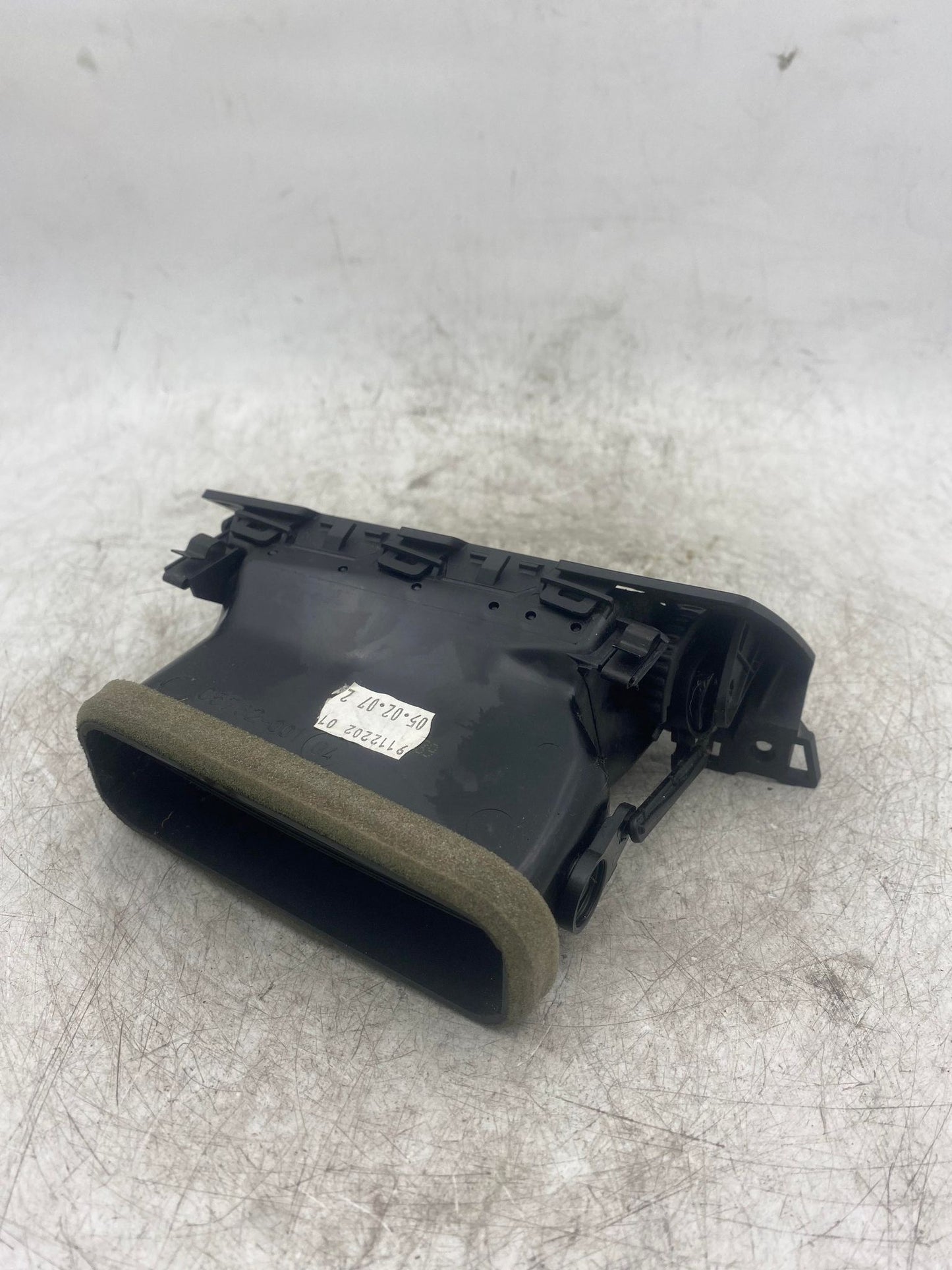 BMW 5 SERIES E60 FRONT RIGHT DASH AIR VENT 6949303