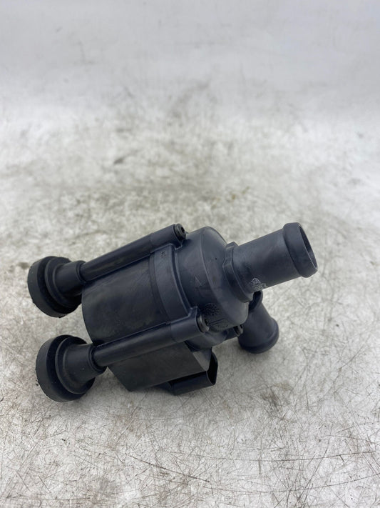 AUDI A5 8T AUXILIARY COOLANT WATER PUMP 06H121601