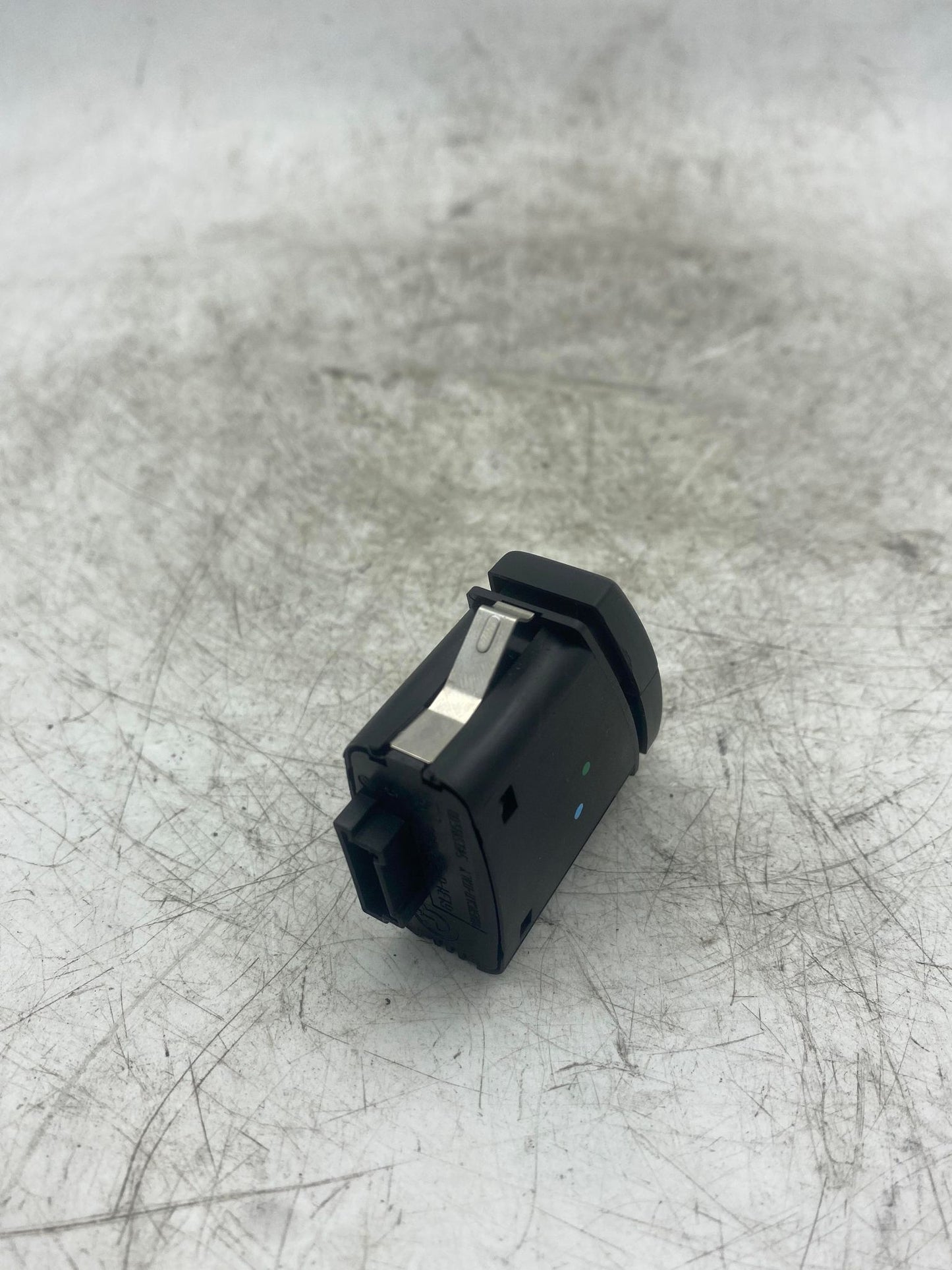 BMW 5 SERIES E60 HAZARD WARNING/DOOR LOCK CONTROL SWITCH 6919506