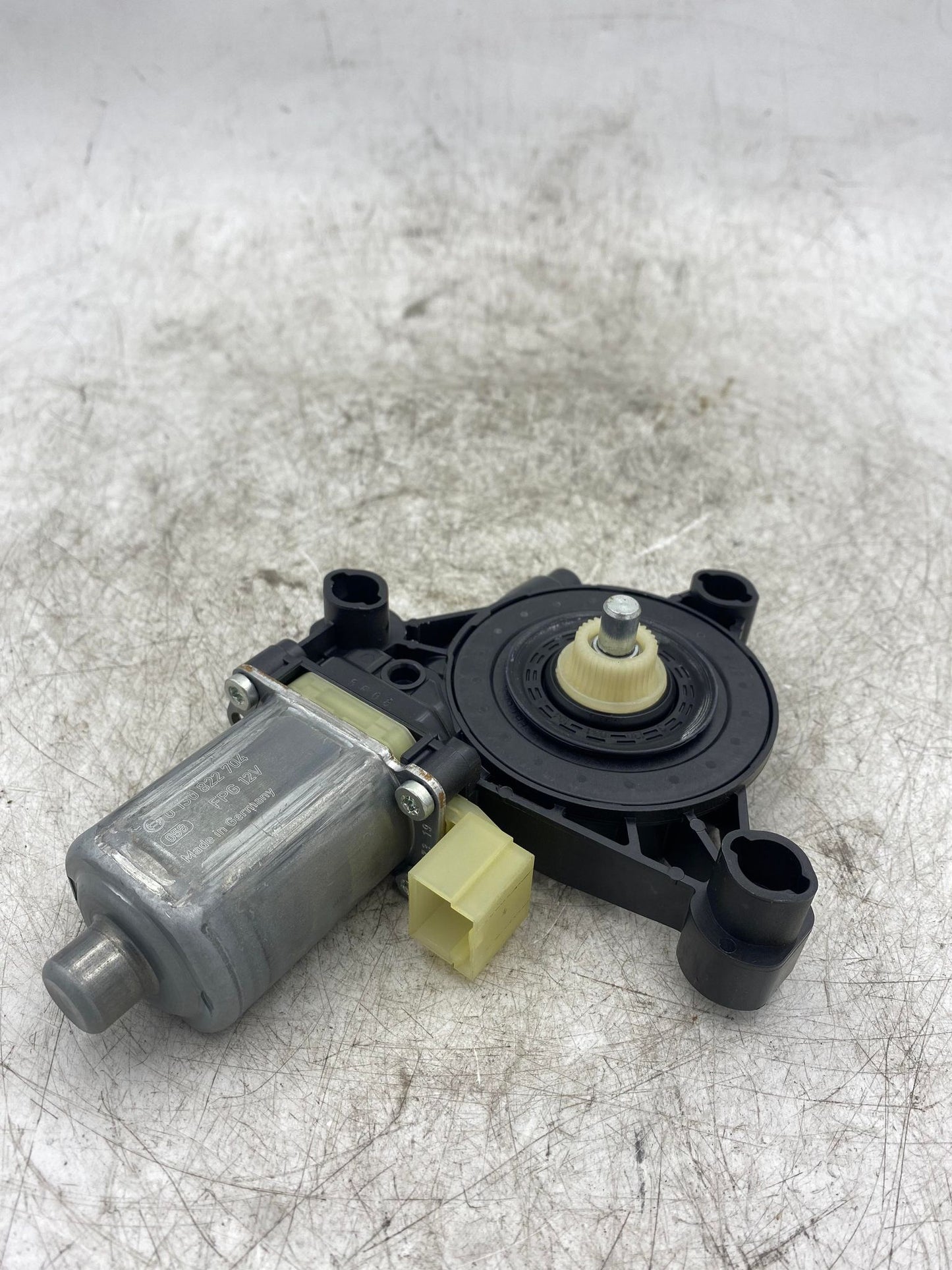 AUDI A5 8T FRONT RIGHT WINDOW REGULATOR 8W0959802