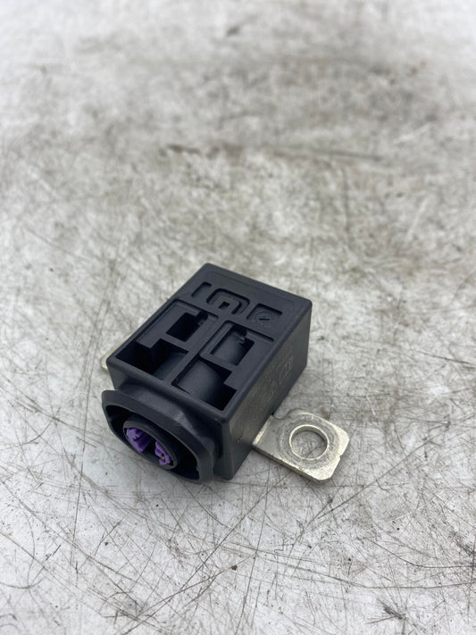 AUDI A5 8T BATTERY CUT OFF FUSE OVERLOAD PROTECTION TRIP 4F0915519