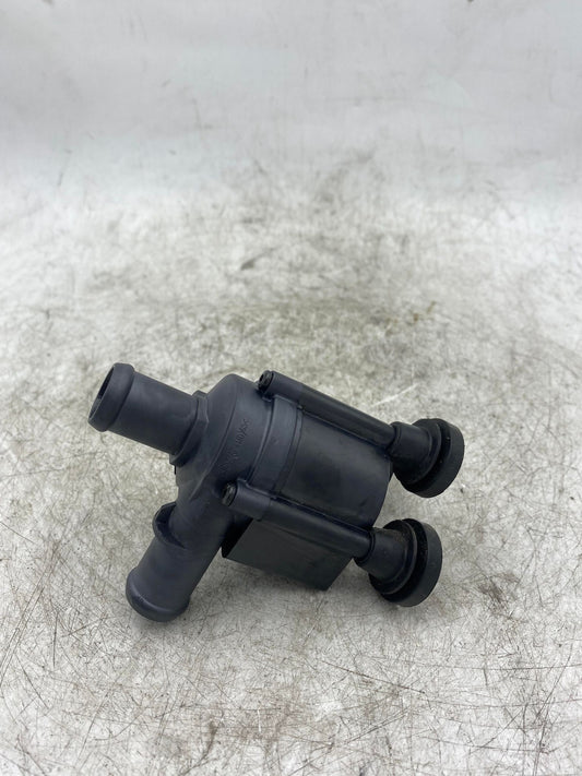 AUDI A5 8T AUXILIARY COOLANT WATER PUMP 06H121601
