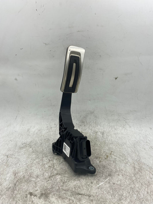 AUDI A4 A5 ACCELERATION PEDAL 8W1723523