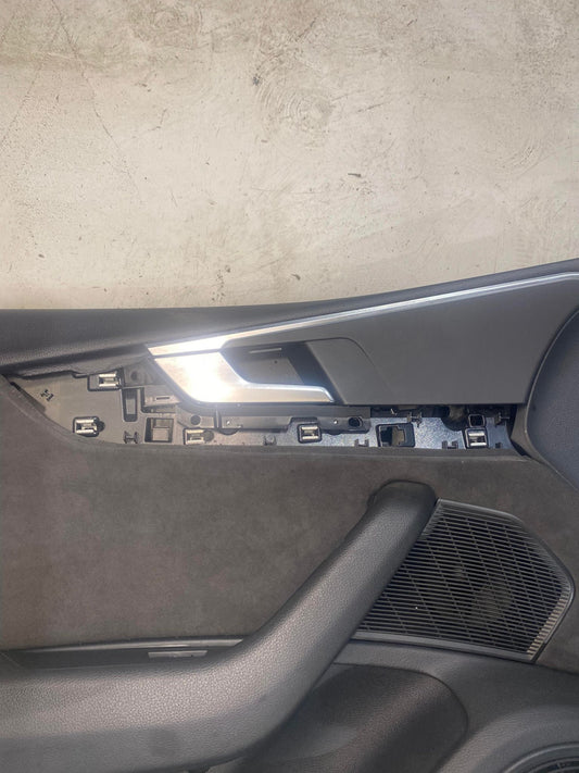 AUDI A5 8T FRONT LEFT DOOR CARD