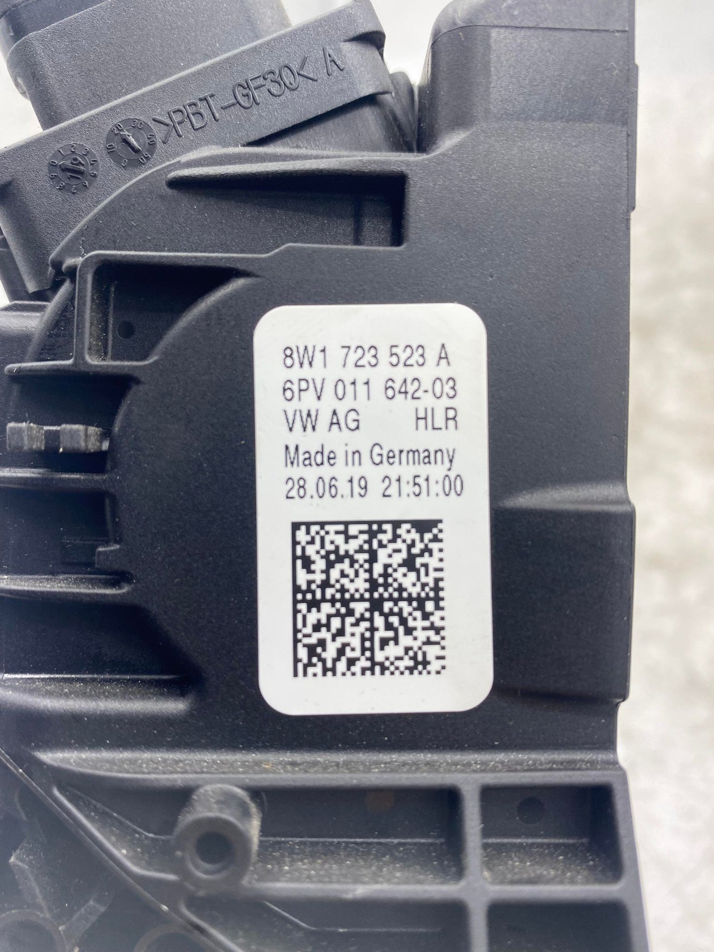 AUDI A4 A5 ACCELERATION PEDAL 8W1723523