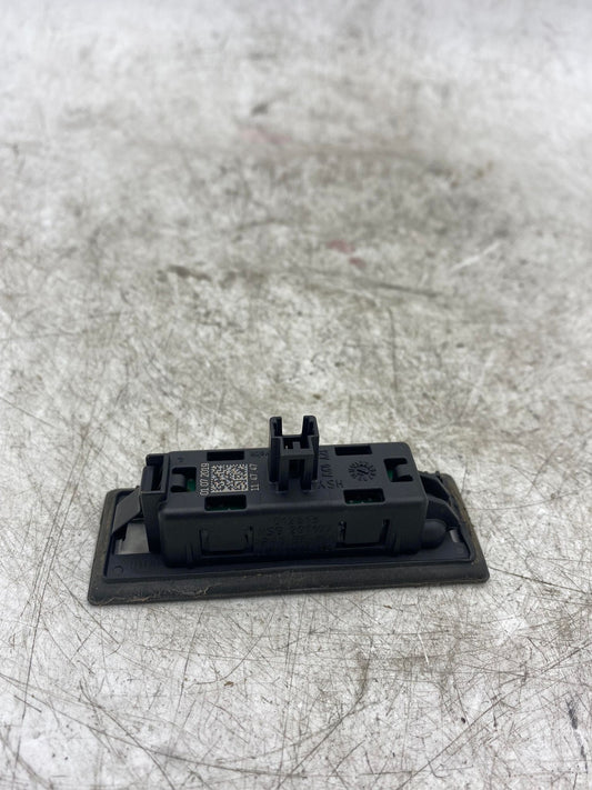 AUDI A5 8T REAR NUMBER PLATE BOOT LID LIGHT 8W6943021