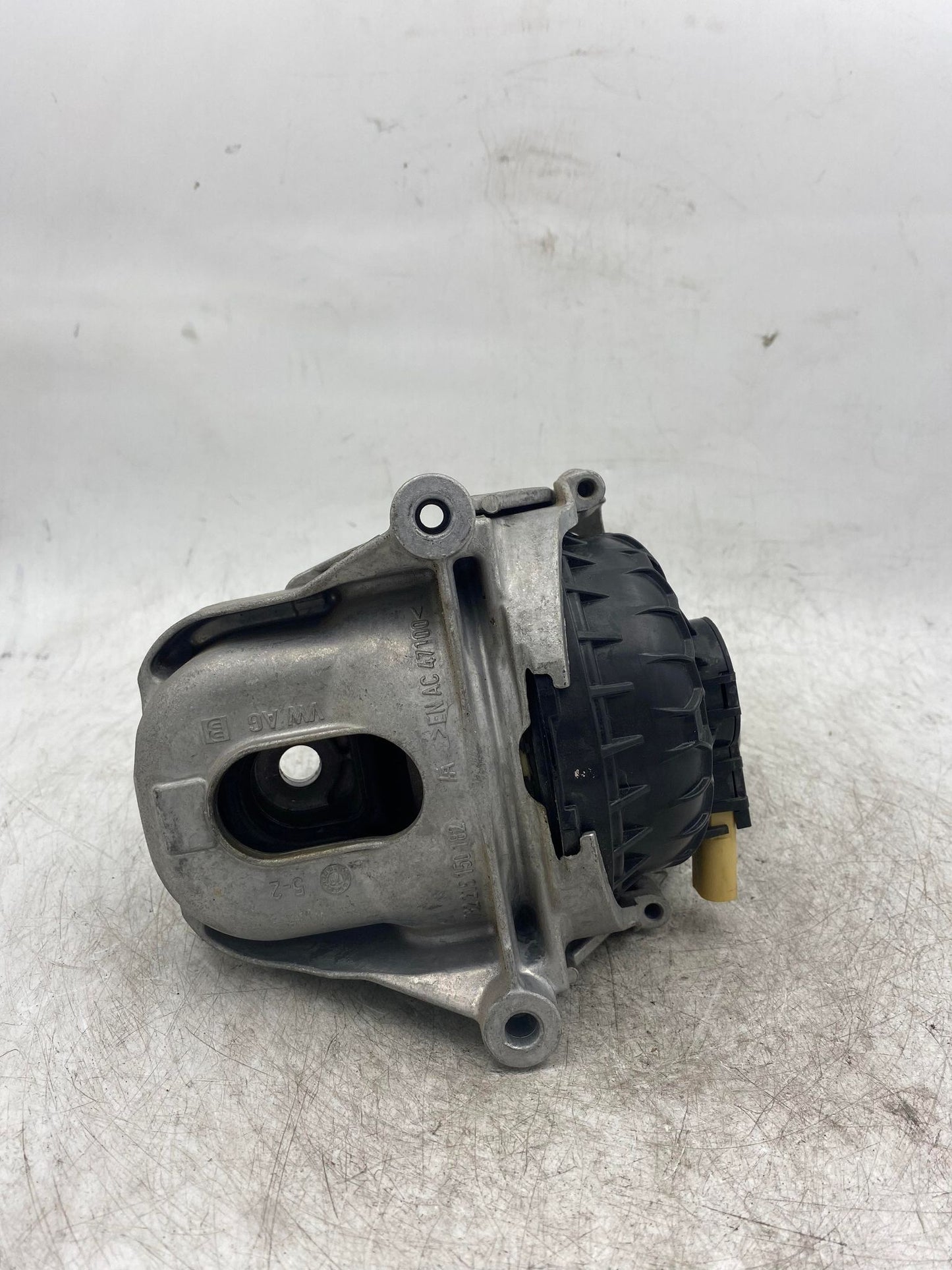 AUDI A5 8T QUATTRO 2.0L FRONT LEFT ENGINE FRAME MOUNT 4M0199371FC