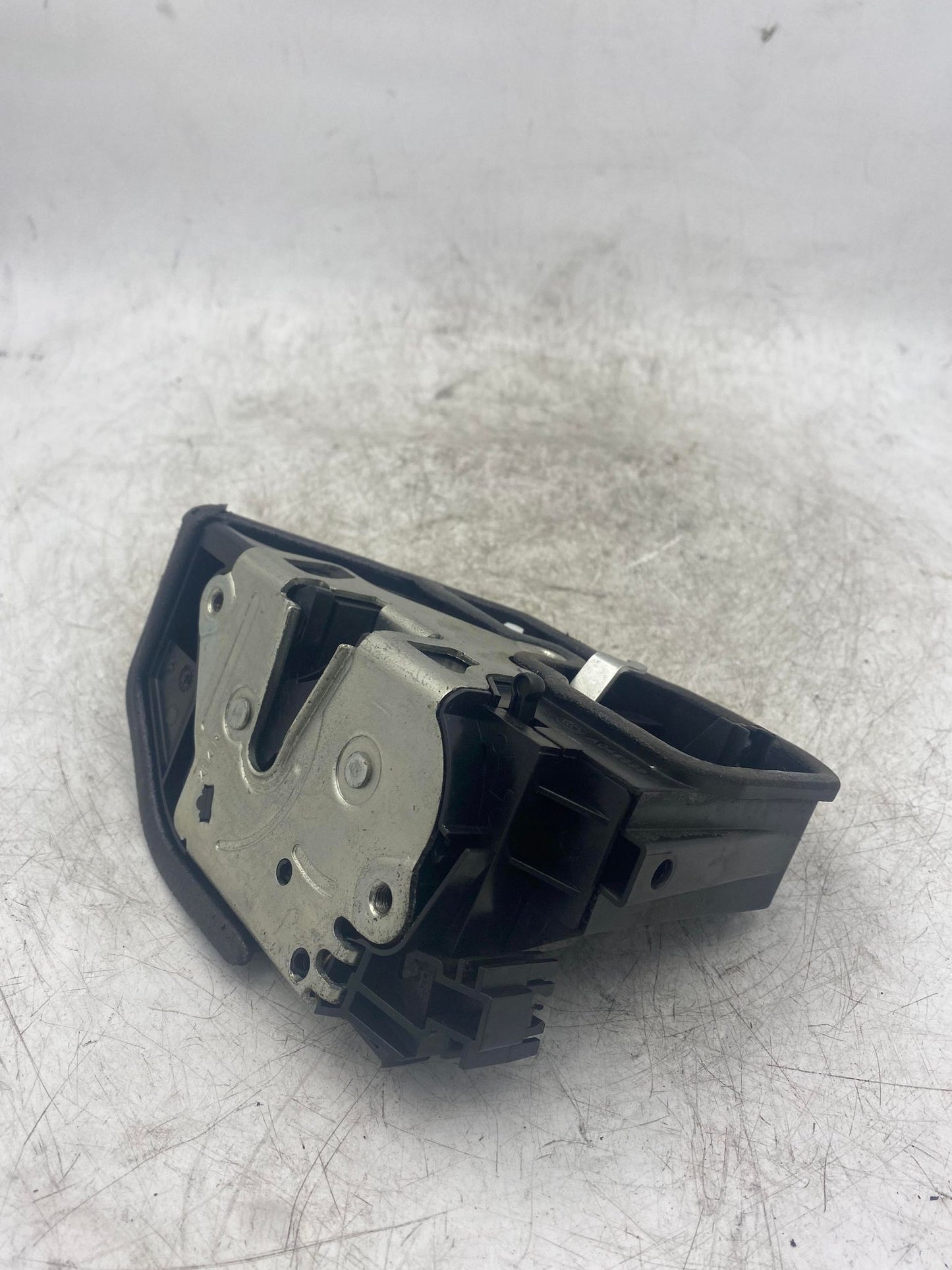 BMW 3 5 SERIES REAR LEFT PASSENGER DOOR LOCK 7202147