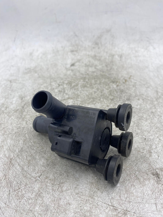 AUDI A5 8T AUXILIARY COOLANT WATER PUMP 06H121601