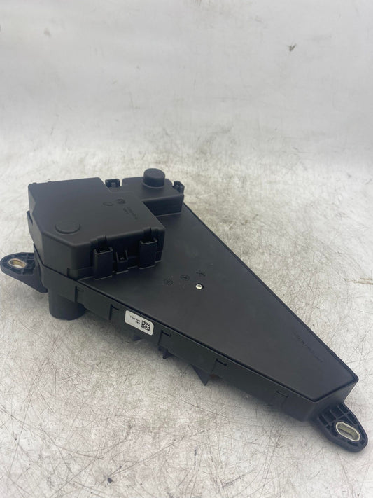 BMW 5 SERIES E60 TRUNK FUSE RELAY BOX 6906619