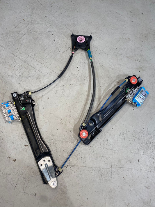 AUDI A5 8T REAR RIGHT WINDOW REGULATOR 8W8839462