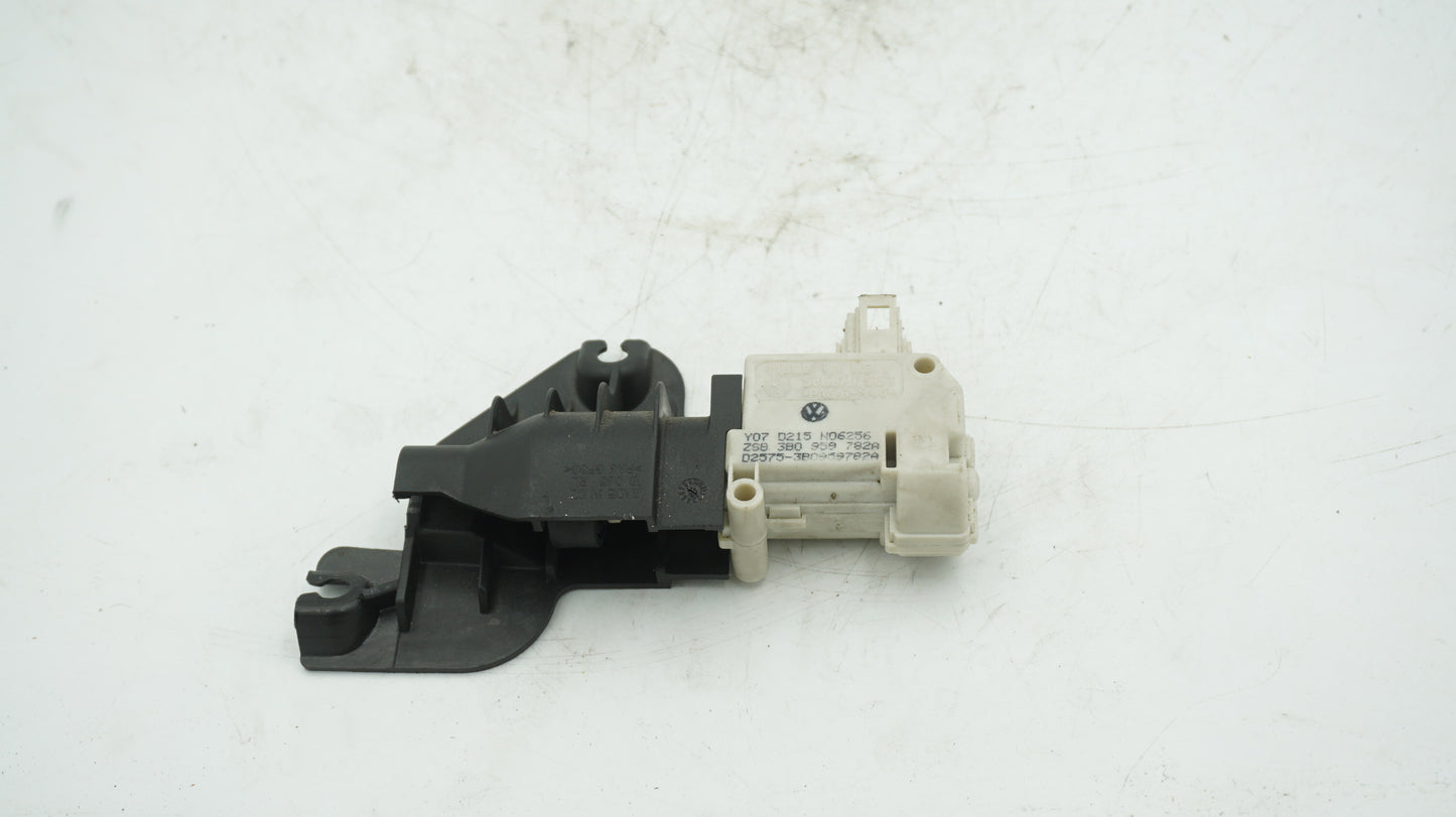 VOLKSWAGON FUEL TANK CAP ACTUATOR 3B0959782