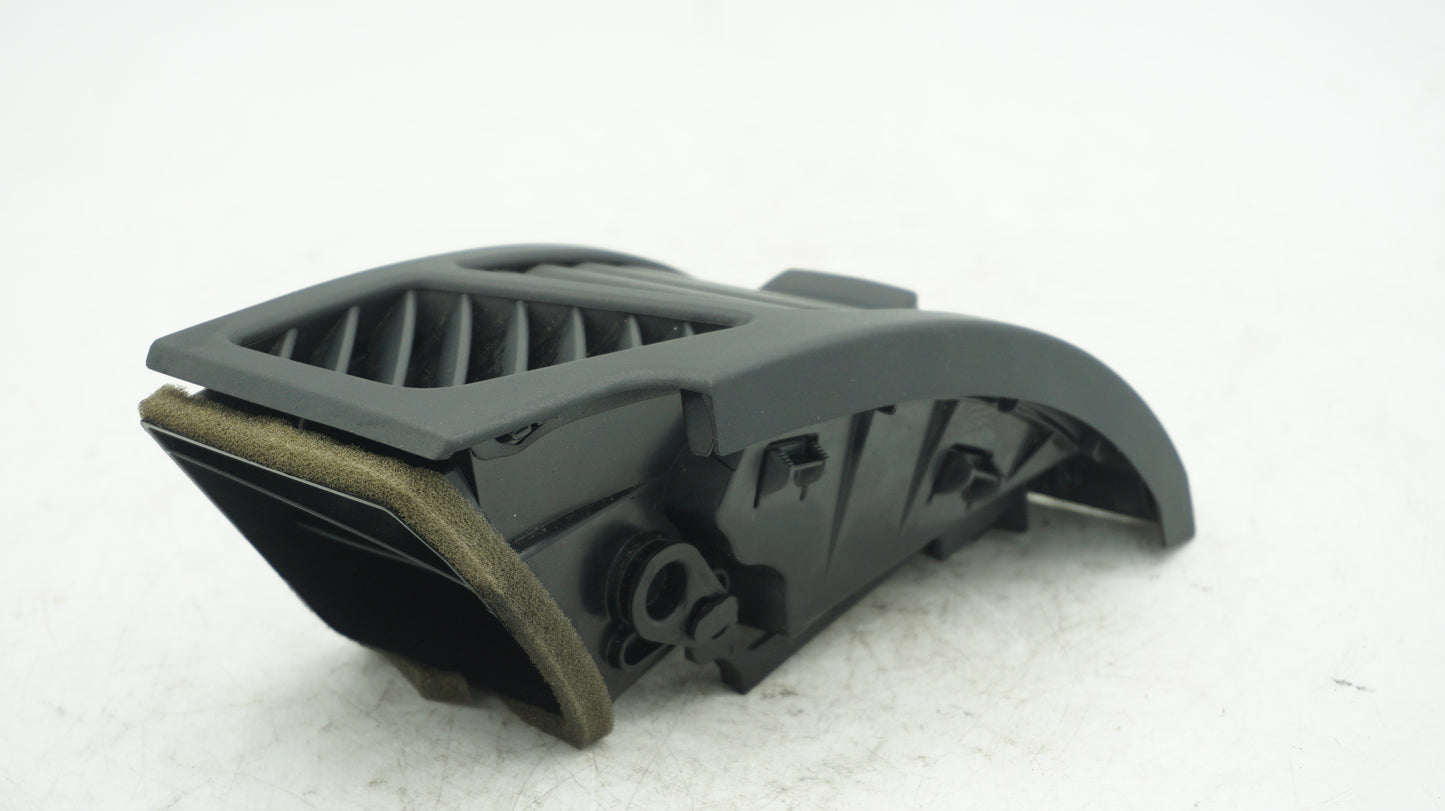 BMW E82 E87 E88 LEFT AIR VENT 7059187