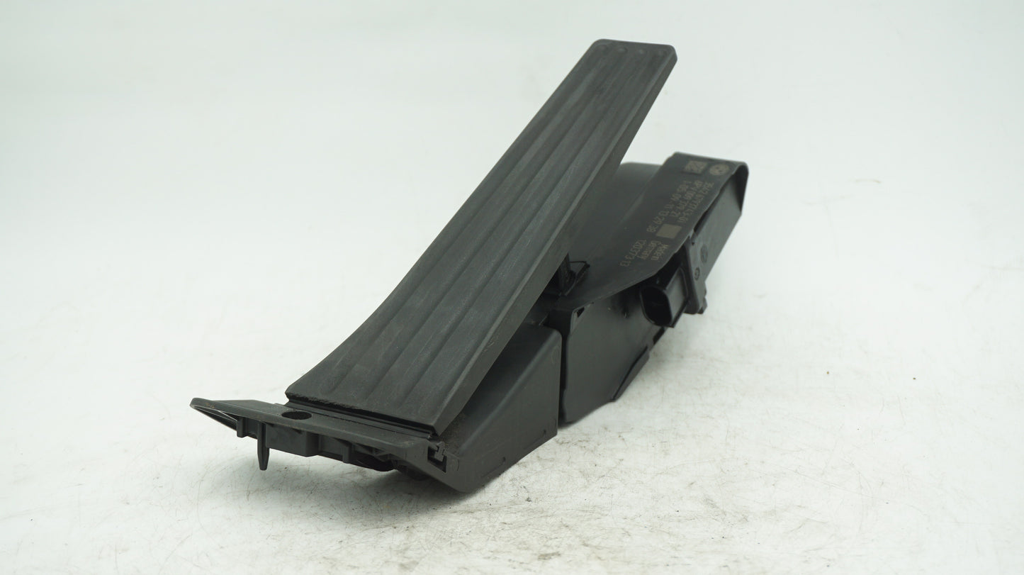 BMW 1 SERIES E82 E87 E88 ACCELERATOR PEDAL 35426793743 - LRI Autoparts