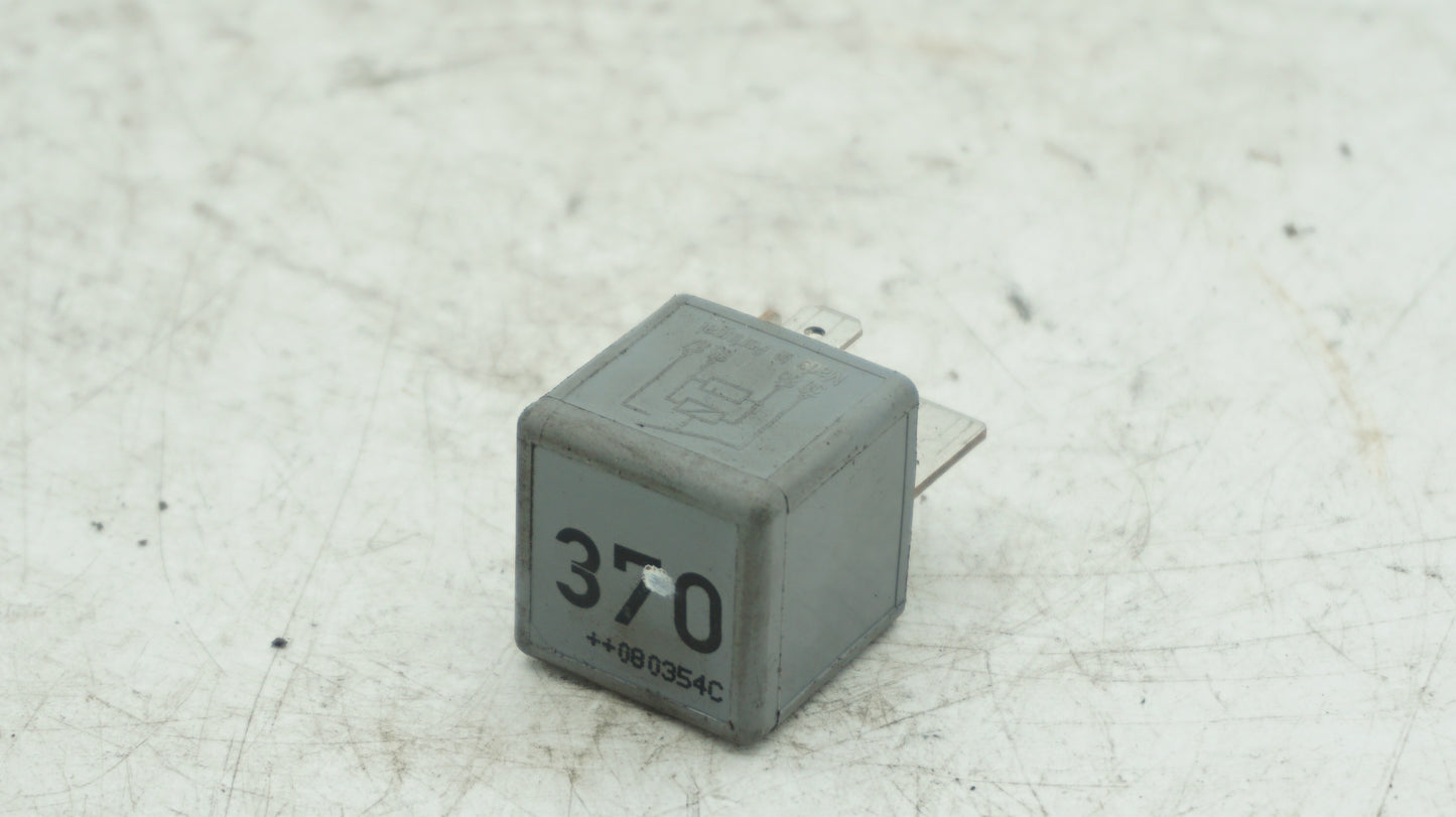 VW AUDI FUSE NUMBER 370 8D0951253